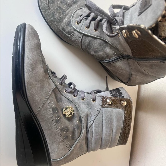 Roberto Cavalli Gray and Brown Lace Up Boots with Suede Finish - Picture 5 of 8